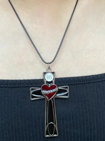 Women Vintage Dark Gothic Enamel Heart Cross Necklace