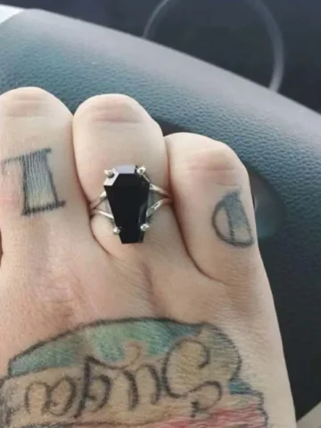 Halloween Creative Gothic Punk Inlaid Black Imitation Zircon Coffin Ladies Ring