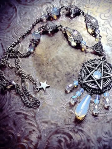 Women Vintage Gothic Pentagram Opal Pendant Necklace