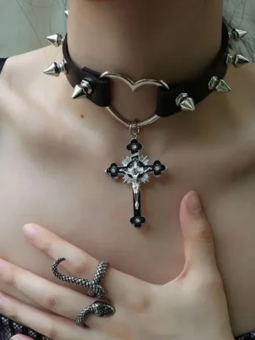 Women Fashion Punk Diablo Gothic Rivet Cross Necklace